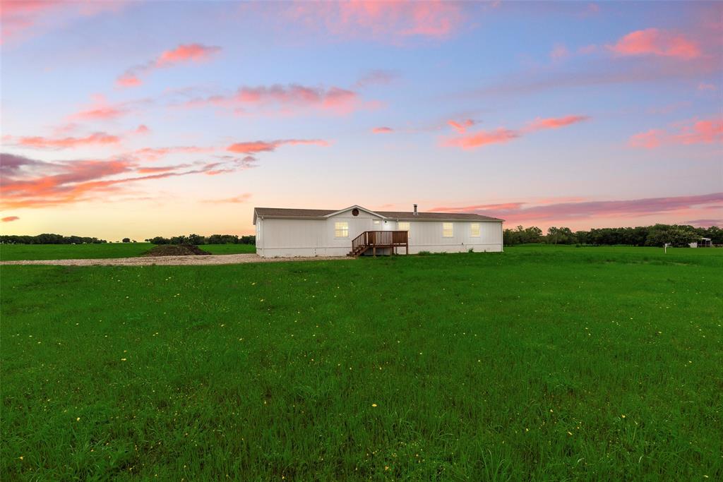 4553 Fm-512 Property Photo 1