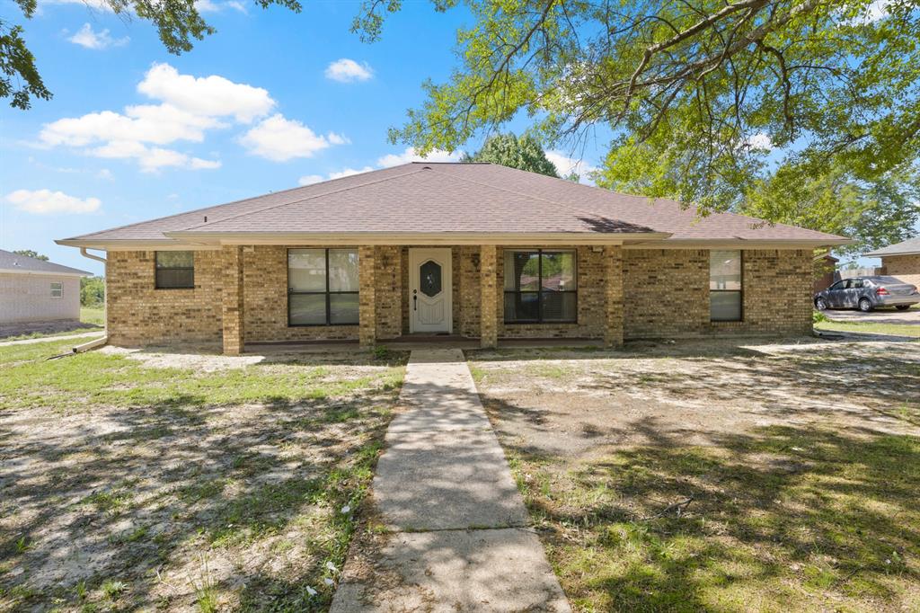 2404 Matthew Dr Property Photo 1