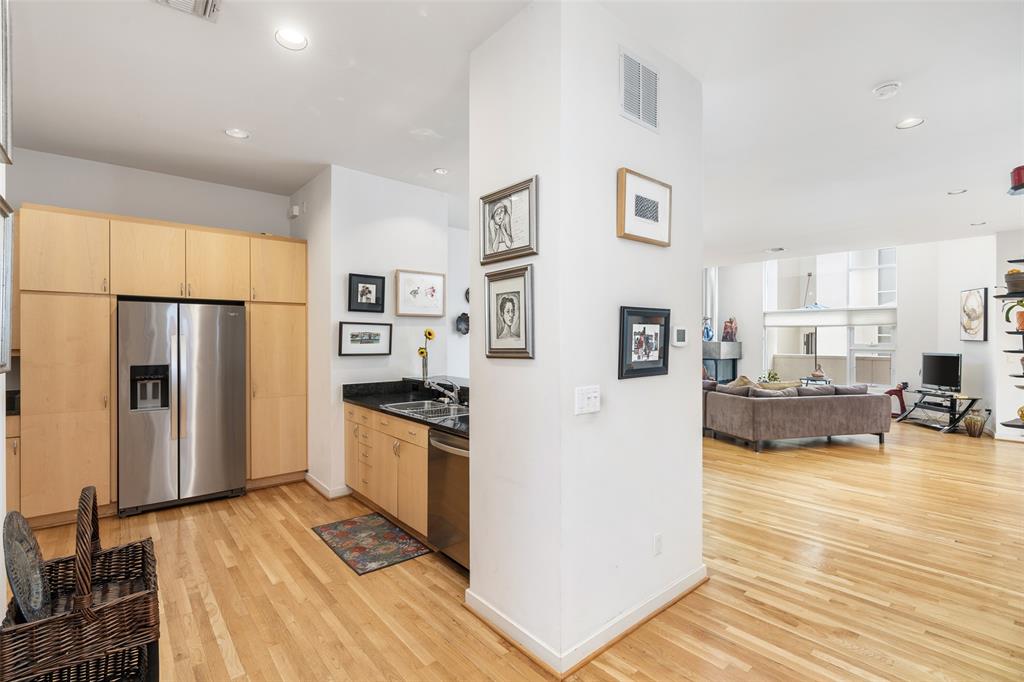 4030 Travis Street A Property Photo 4