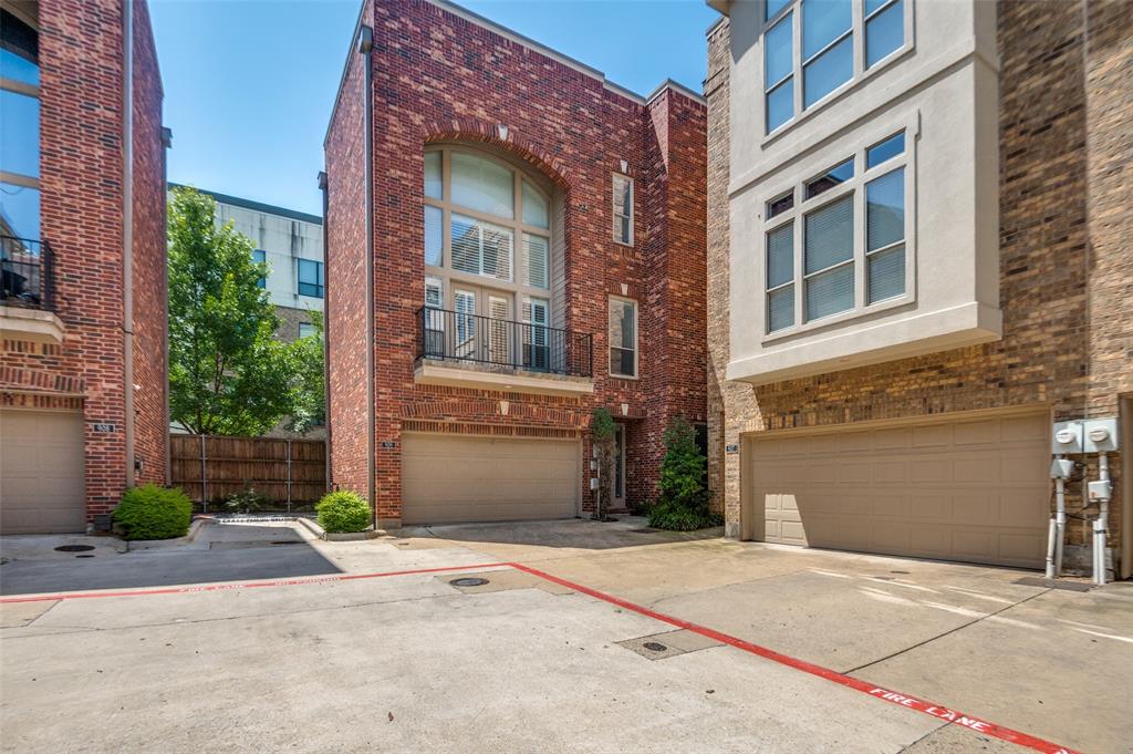 909 City Side Lane Property Photo 1