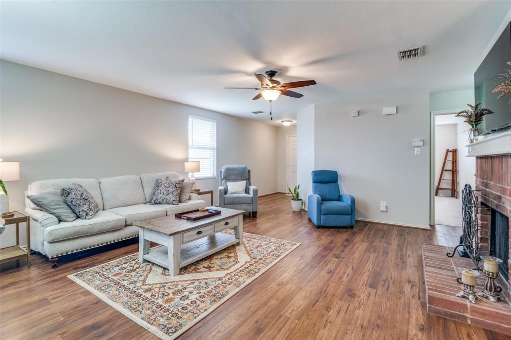 719 Gallant Court Property Photo 4