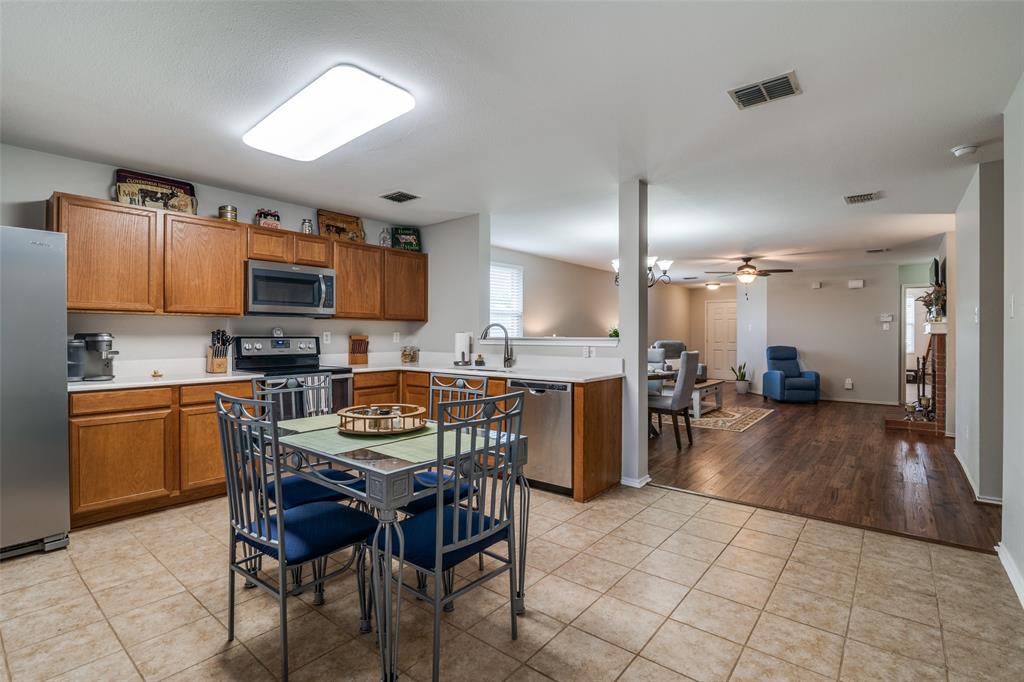 719 Gallant Court Property Photo 8