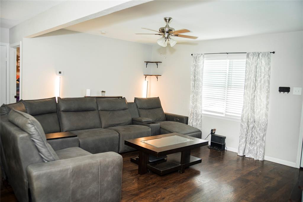 602 N Cates Street Property Photo 5