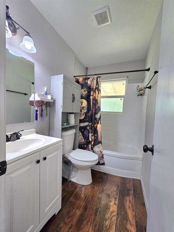 602 N Cates Street Property Photo 8