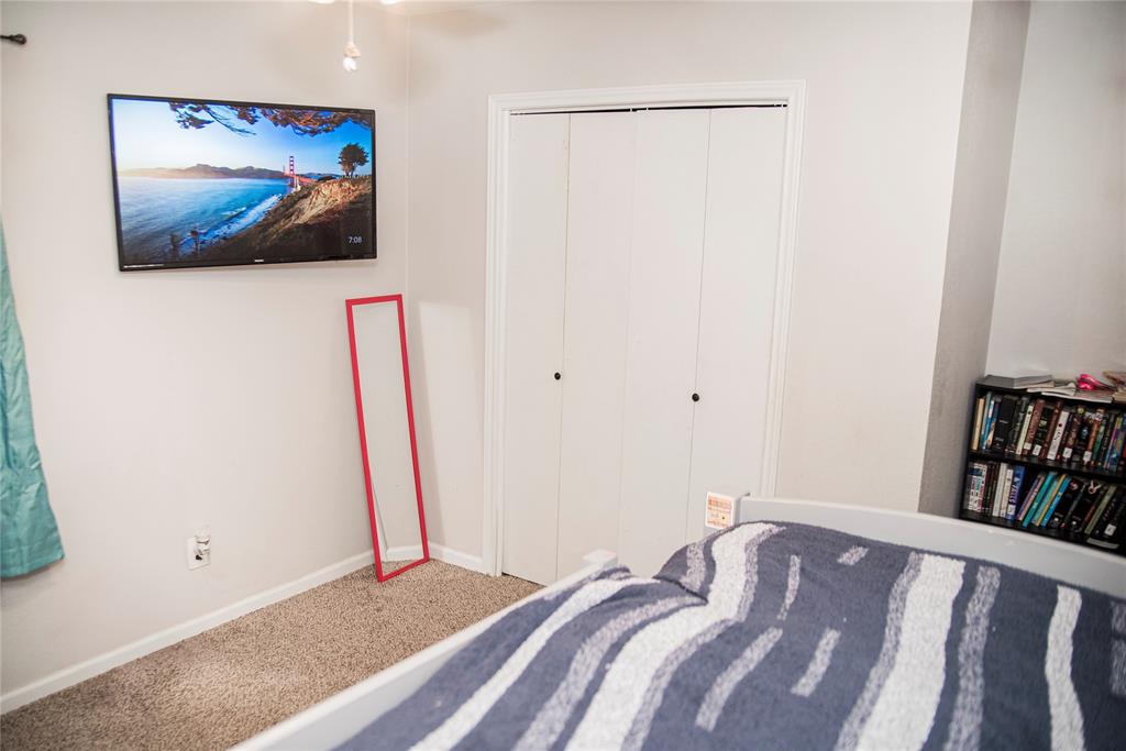 602 N Cates Street Property Photo 17