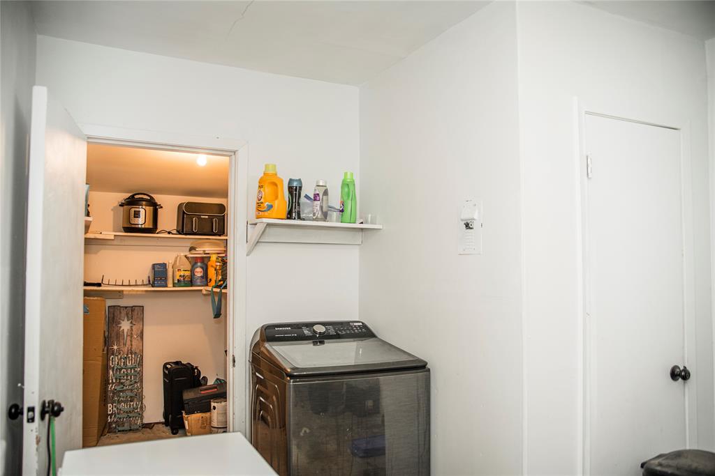 602 N Cates Street Property Photo 18