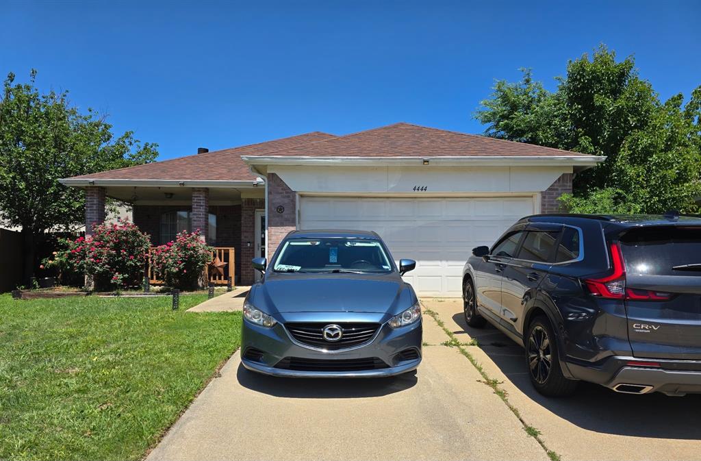 4444 Park Creek Court Property Photo 1
