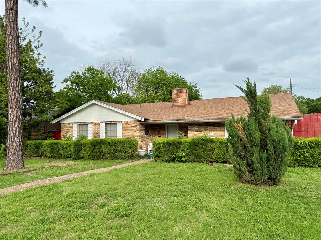 321 Chisholm Trail Property Photo