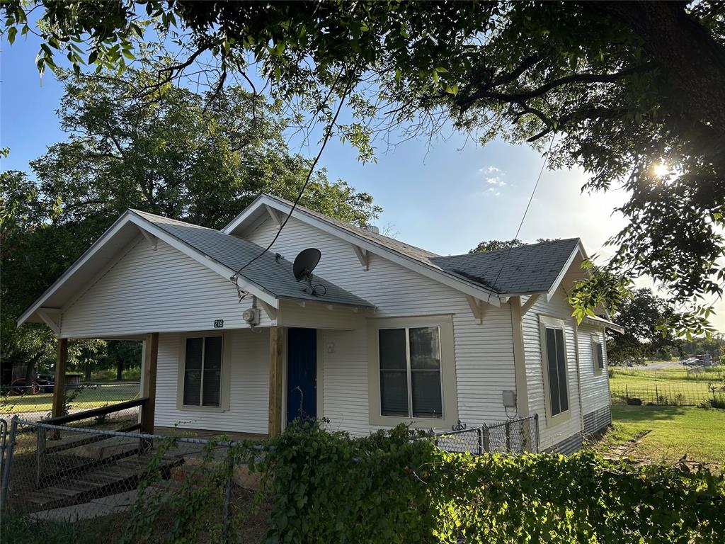 216 S Weatherford Street Property Photo