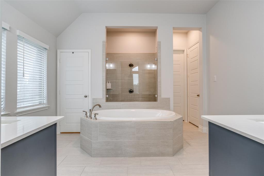 1308 Bluestem Drive Property Photo 14