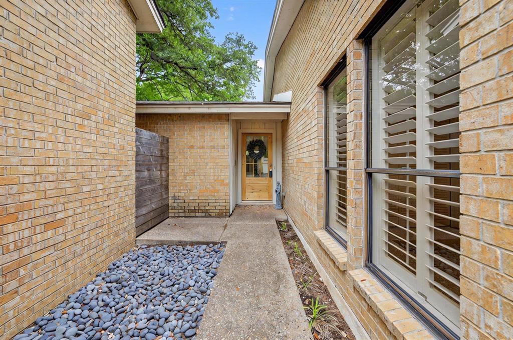 3701 Hulen Park Drive Property Photo 5