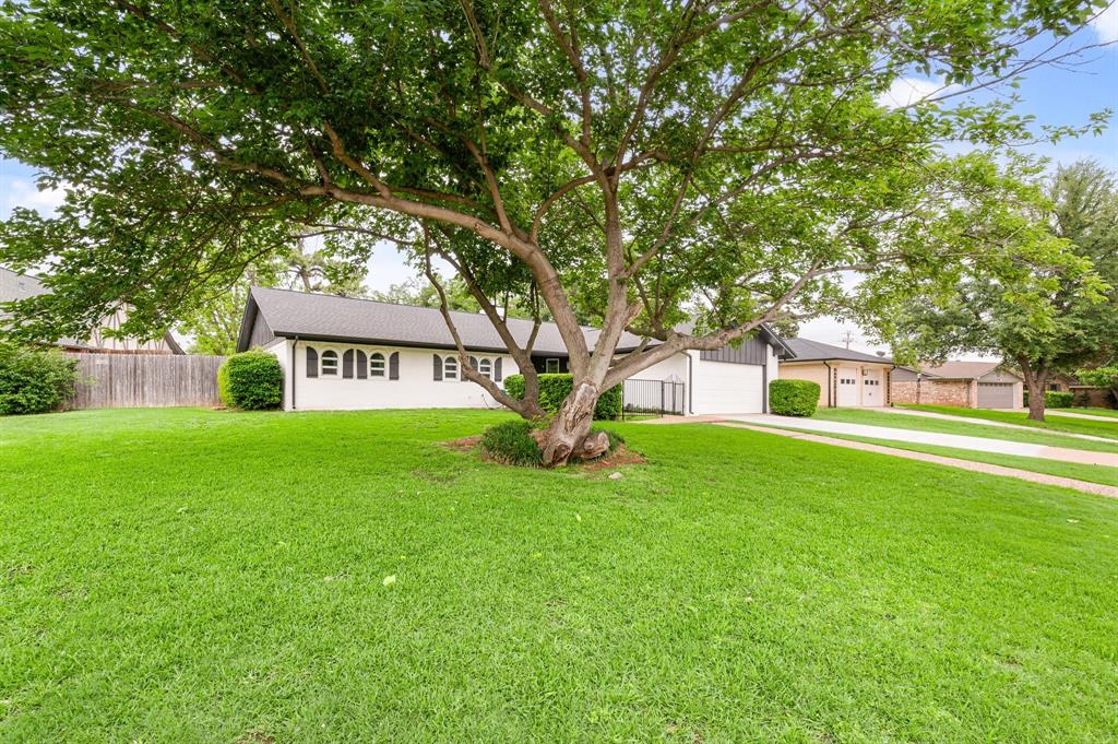 1823 E Cedar Elm Drive Property Photo 1