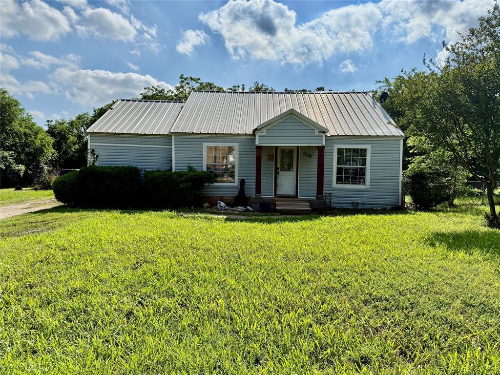 808 N Main Street Property Photo
