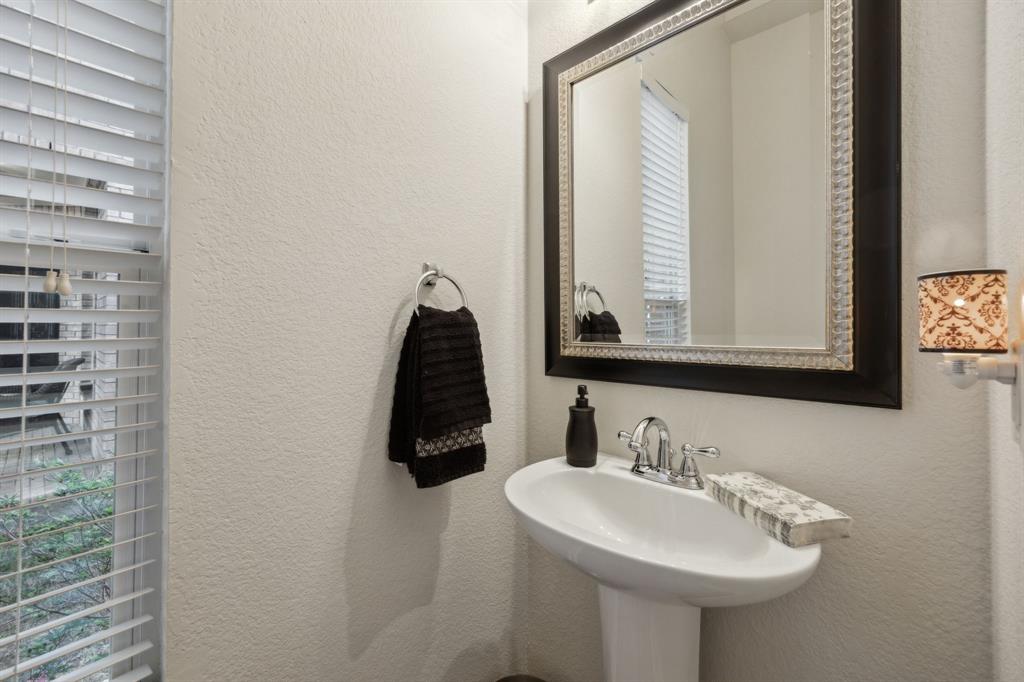 2101 Hopkins Drive Property Photo 7