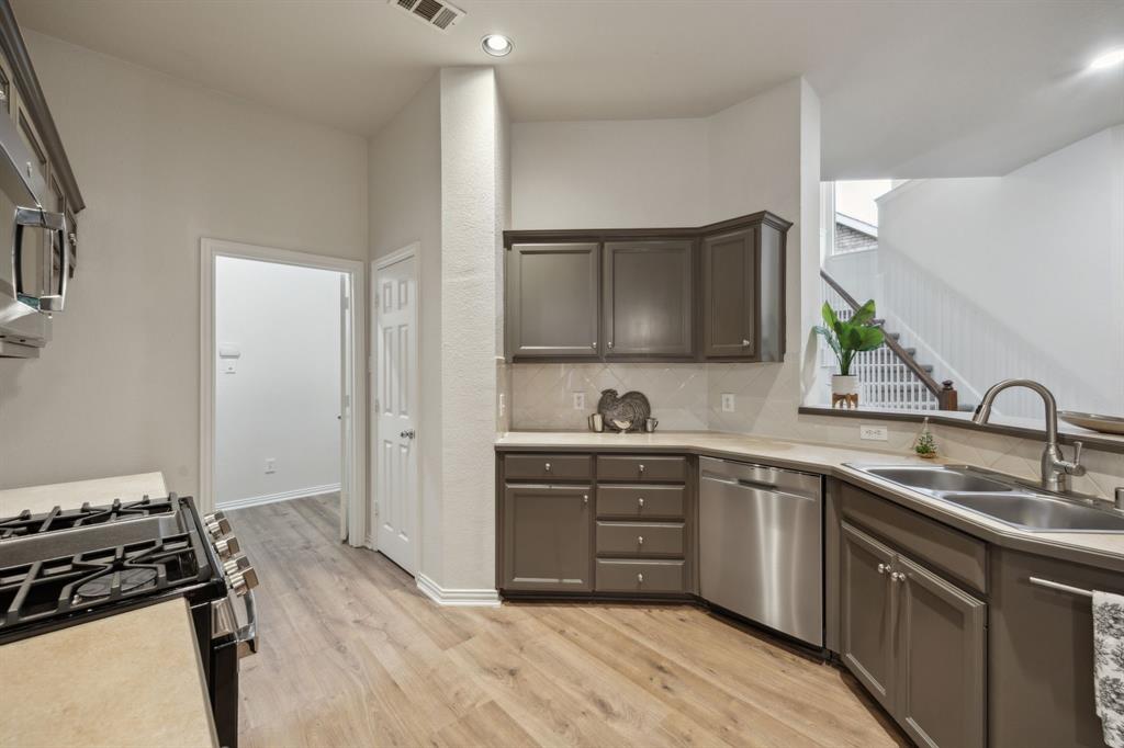 2101 Hopkins Drive Property Photo 14