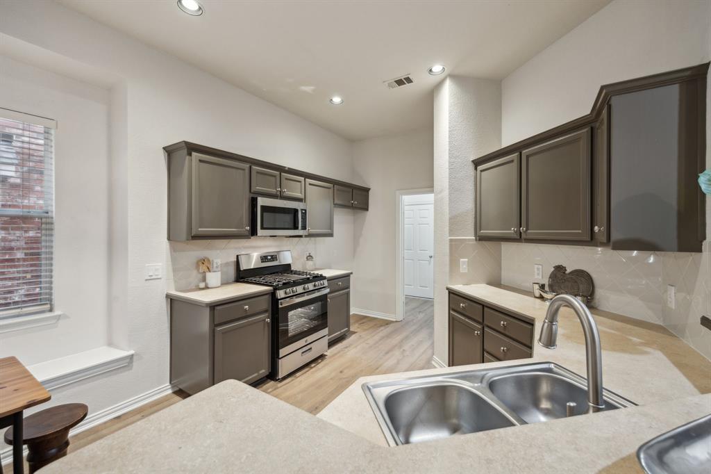 2101 Hopkins Drive Property Photo 16