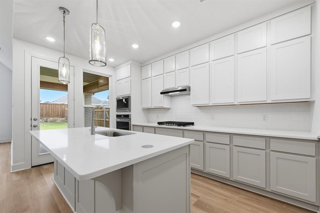 1050 Bearing Street Property Photo 2