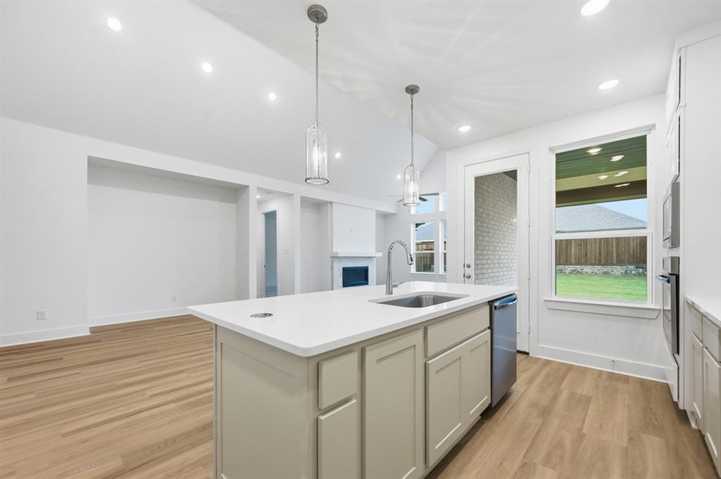 1050 Bearing Street Property Photo 3