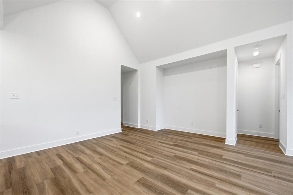 1050 Bearing Street Property Photo 9