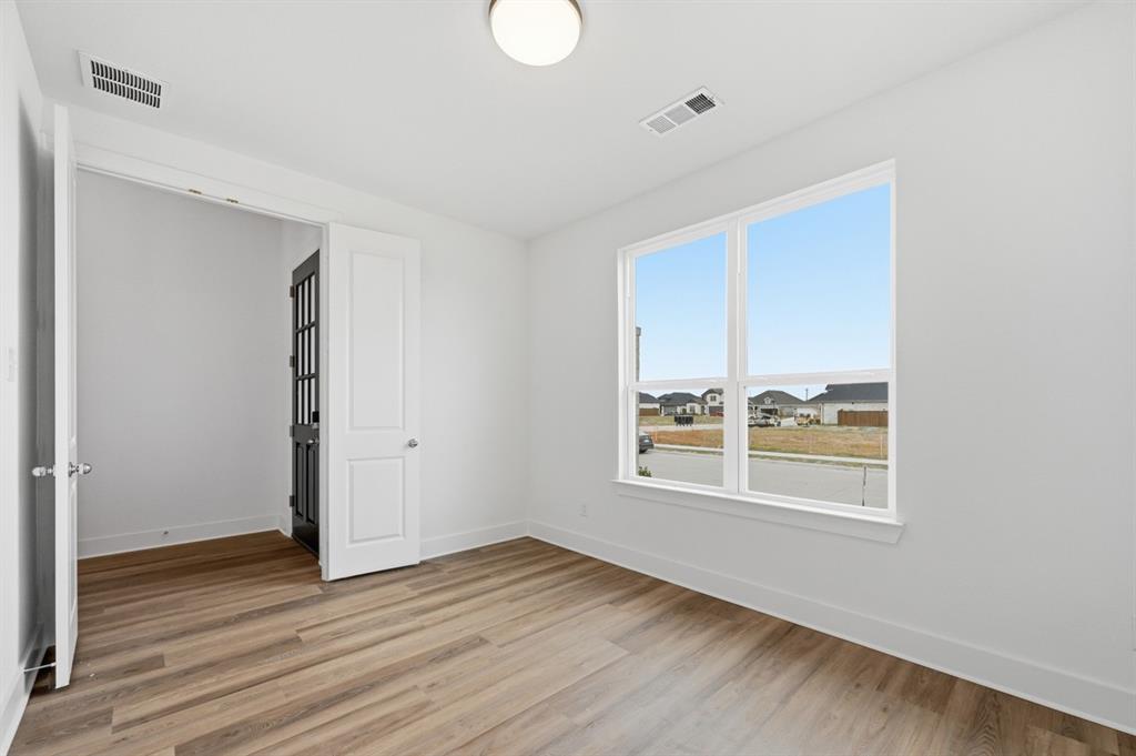 1050 Bearing Street Property Photo 16