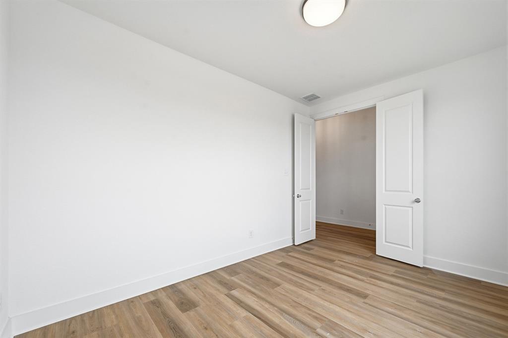 1050 Bearing Street Property Photo 17