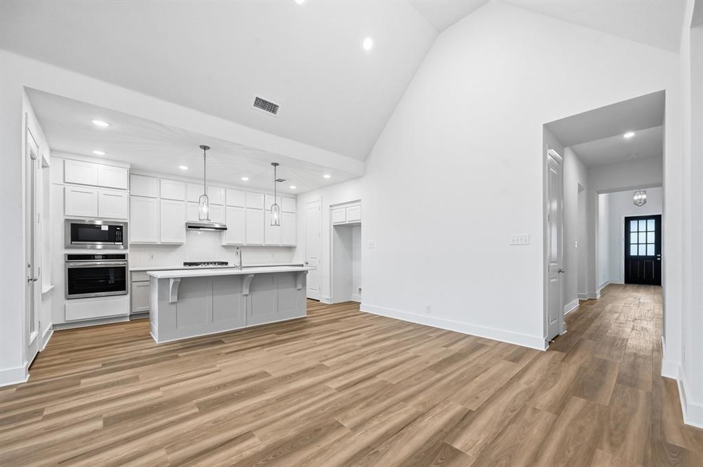 1050 Bearing Street Property Photo 18