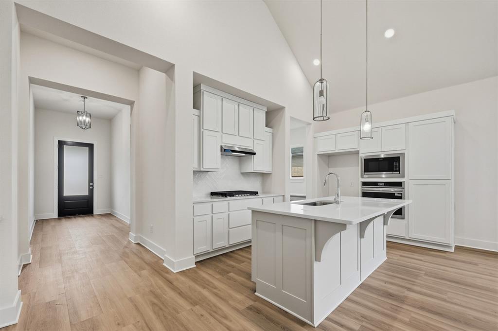 1046 Bearing Street Property Photo 5