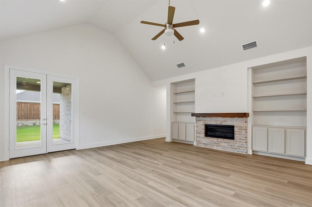 1046 Bearing Street Property Photo 8