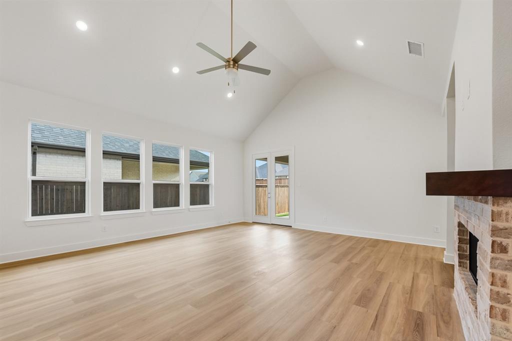 1046 Bearing Street Property Photo 9