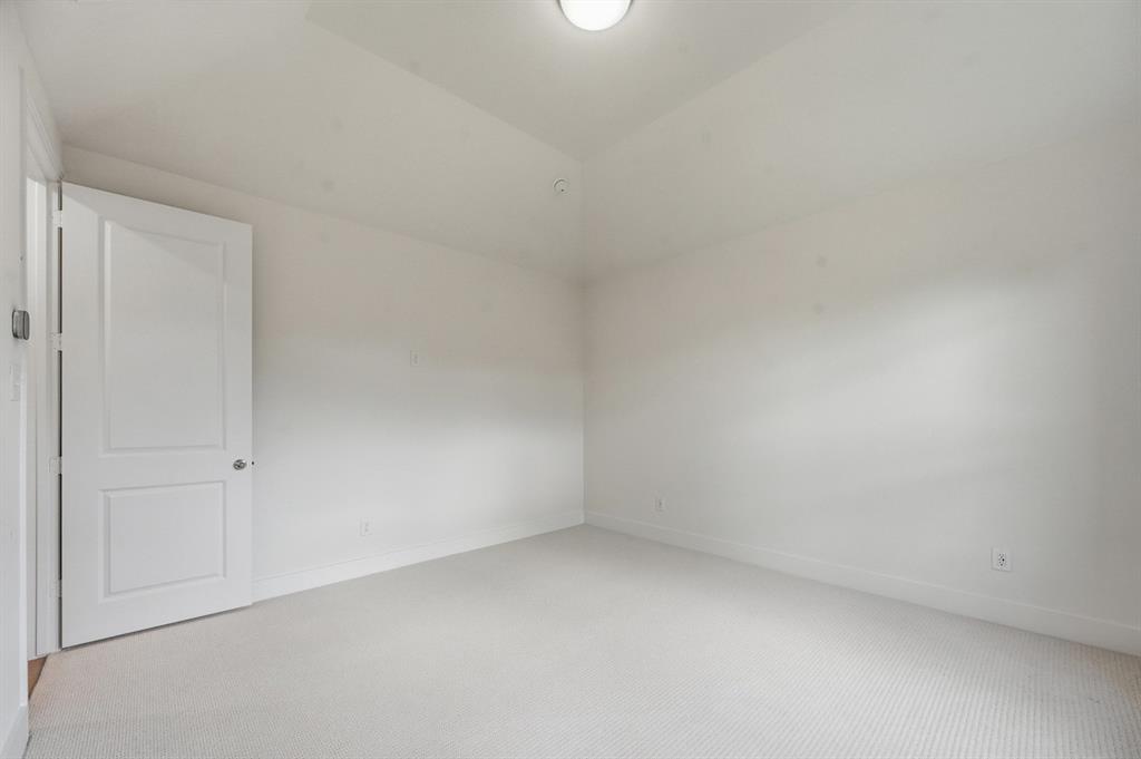 1046 Bearing Street Property Photo 10