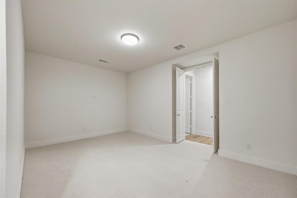 1046 Bearing Street Property Photo 18