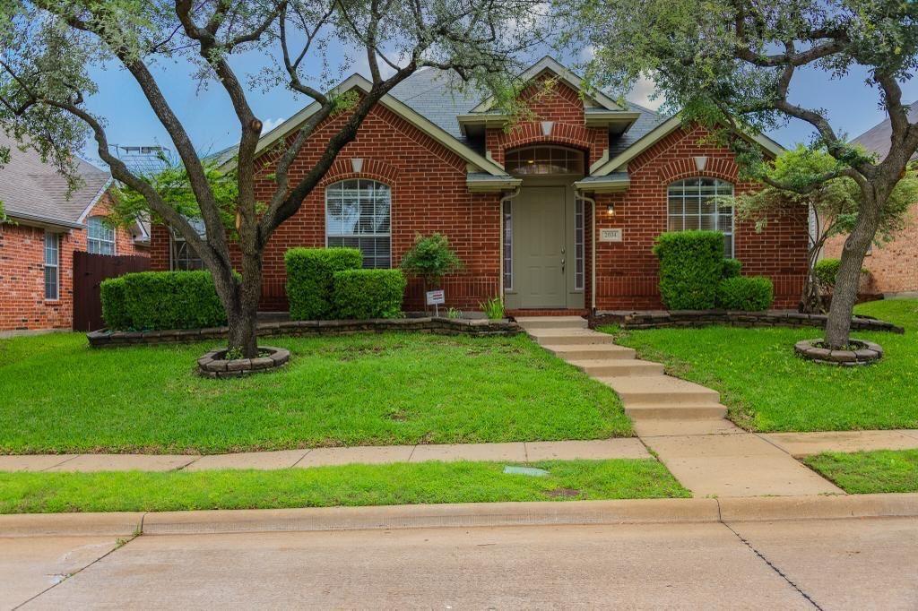 2034 Westbury Lane Property Photo