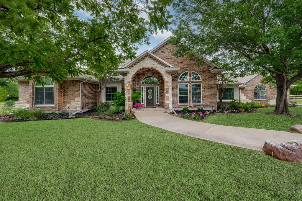 33 Meadowcreek Drive Property Photo 1