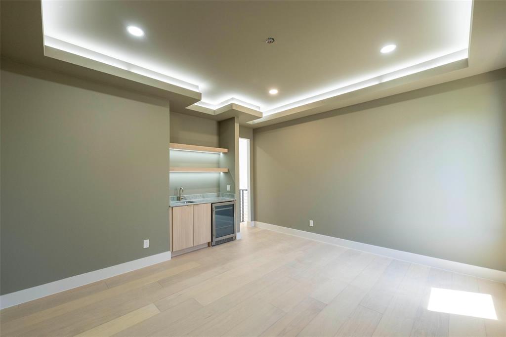4435 Merrell Road Property Photo 17