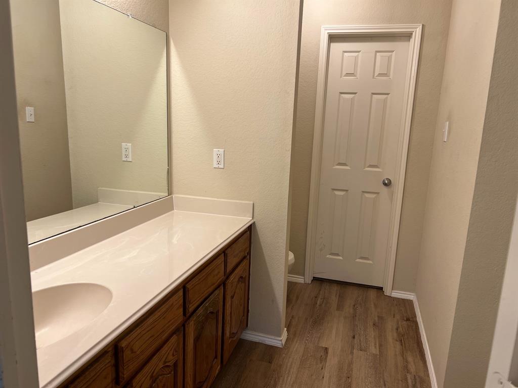 909 Zoe Street Property Photo 10