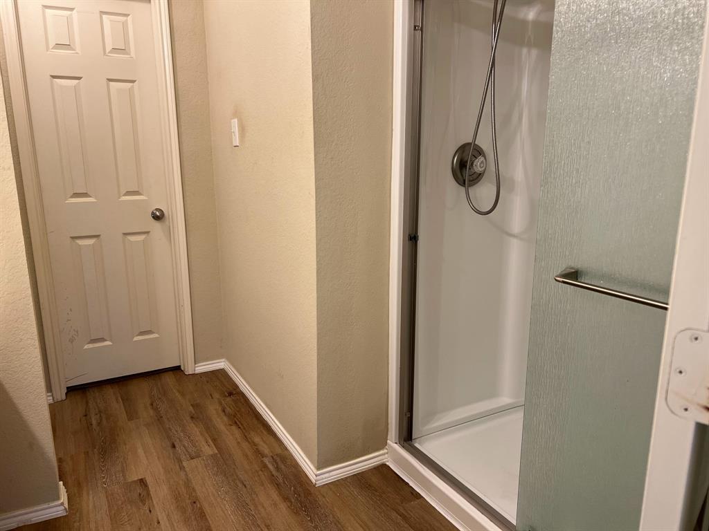 909 Zoe Street Property Photo 14