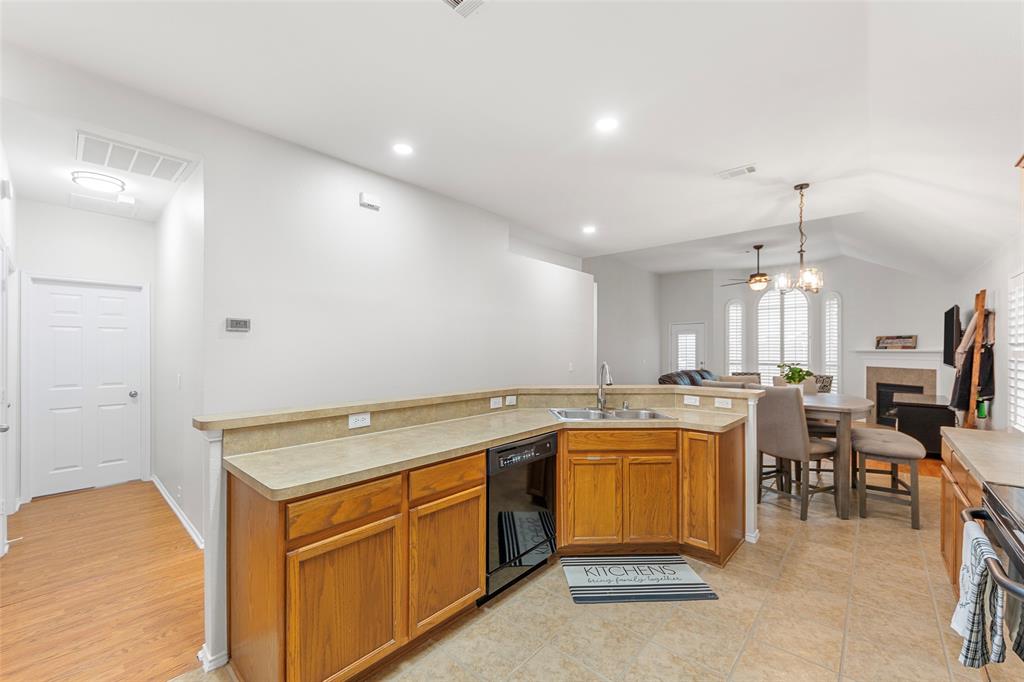 2505 Canyon Bay Property Photo 9