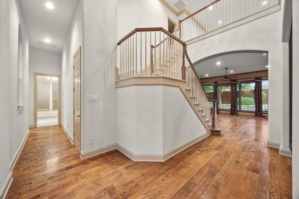 5 Tennis Village Drive Property Photo 4