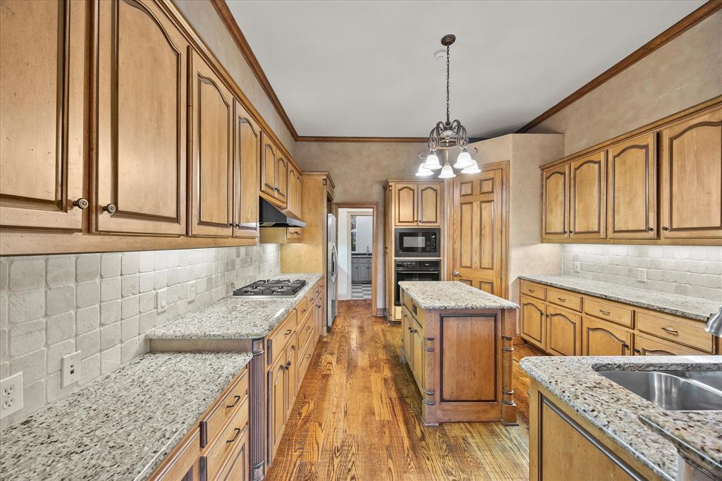 5 Tennis Village Drive Property Photo 17