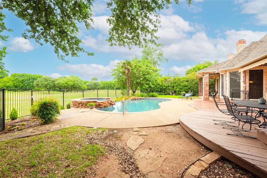 805 Glen Rose Drive Property Photo 1