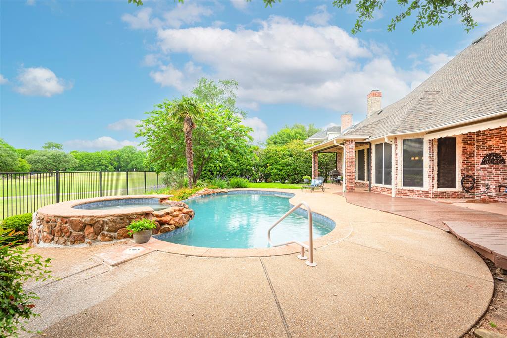 805 Glen Rose Drive Property Photo 1