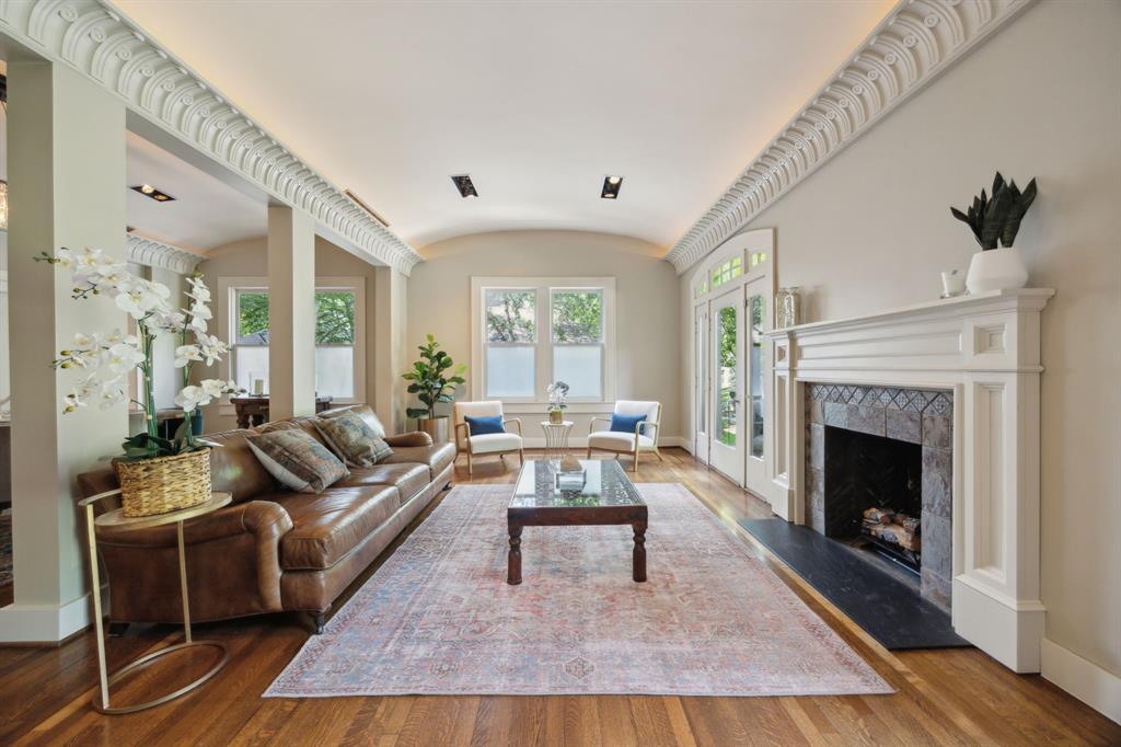 2560 Cockrell Avenue Property Photo 3