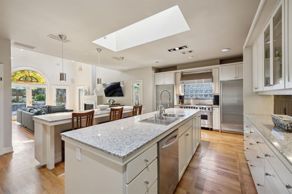 2560 Cockrell Avenue Property Photo 8