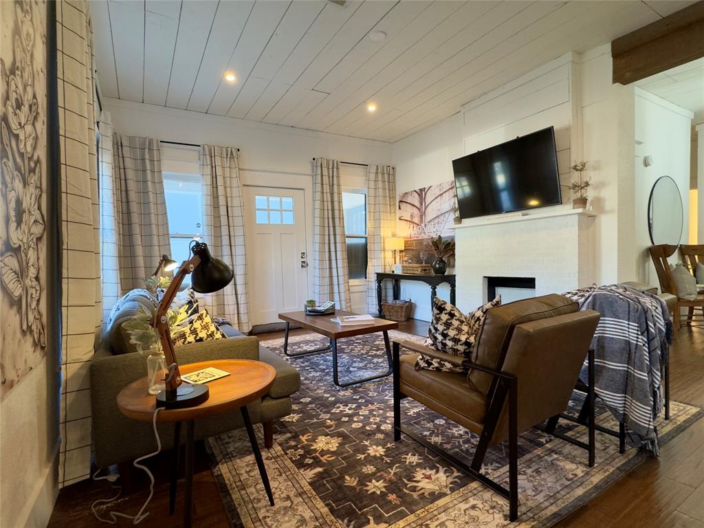 2018 Columbus Avenue Property Photo 2