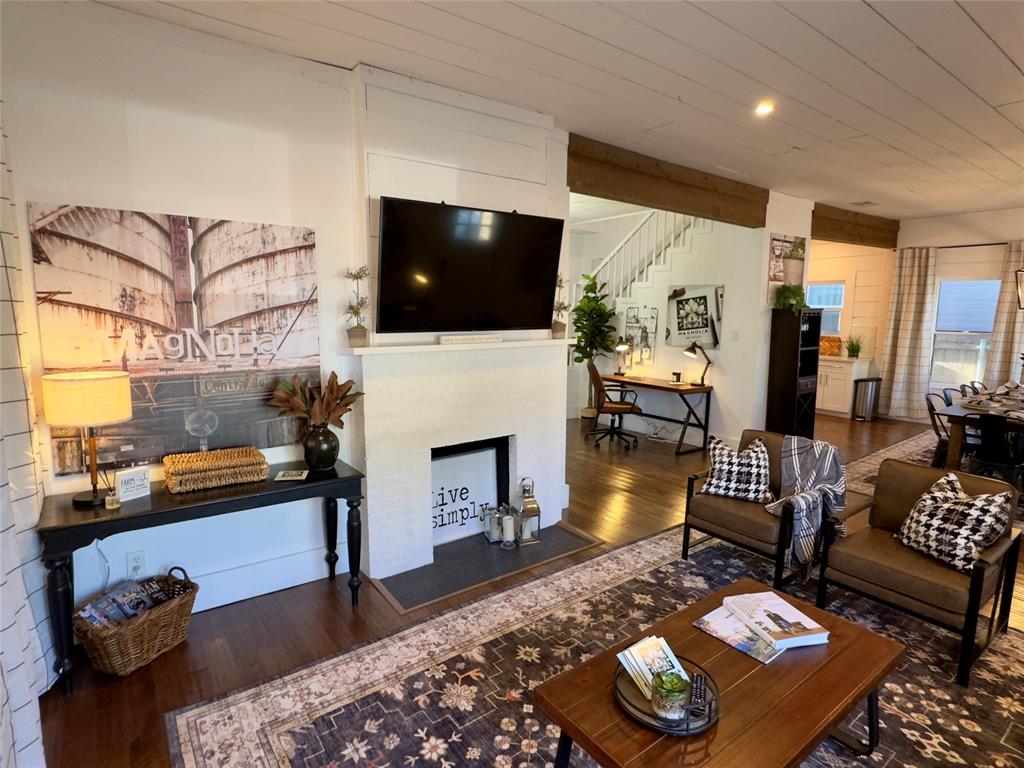 2018 Columbus Avenue Property Photo 4