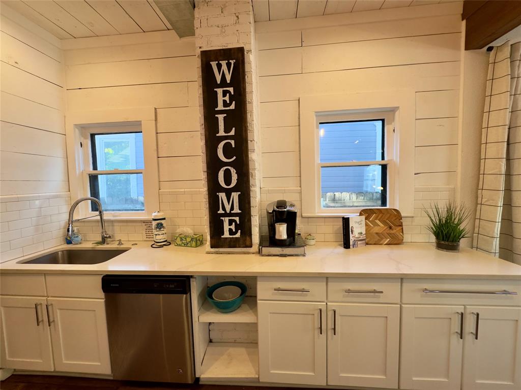 2018 Columbus Avenue Property Photo 14