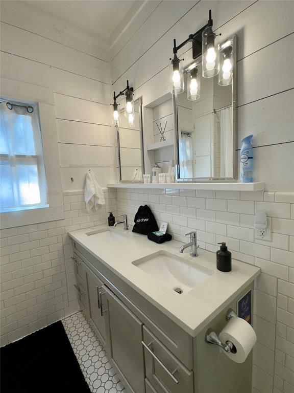 2018 Columbus Avenue Property Photo 23