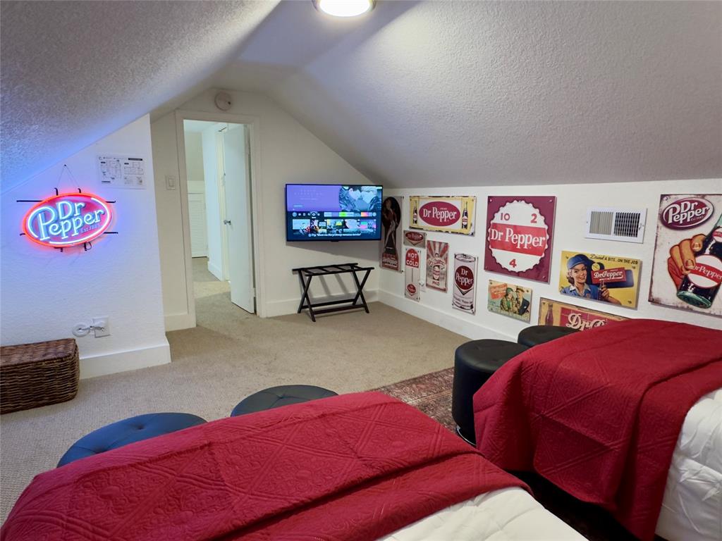 2018 Columbus Avenue Property Photo 31