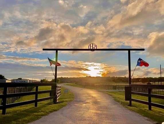 1990 Horsemans Drive Property Photo 18