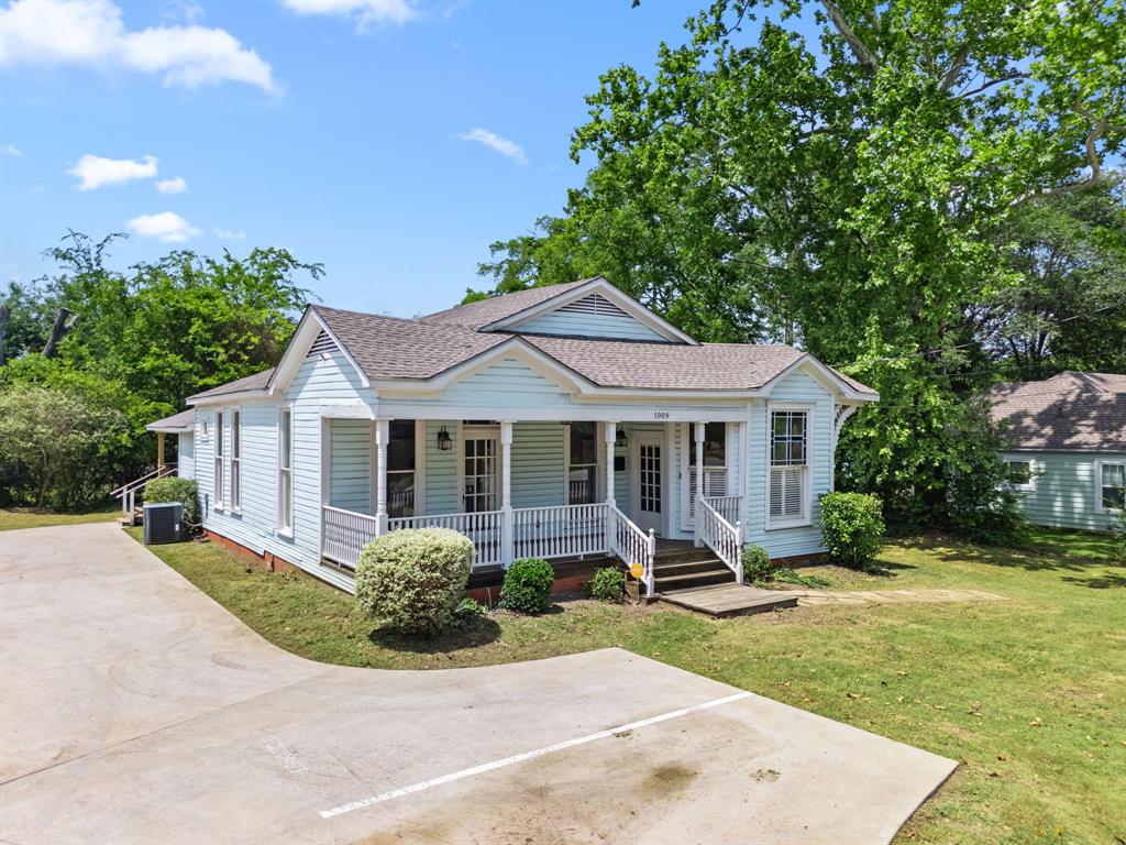 1009 N Pacific Property Photo